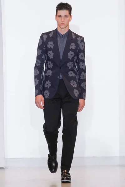 Look 27
